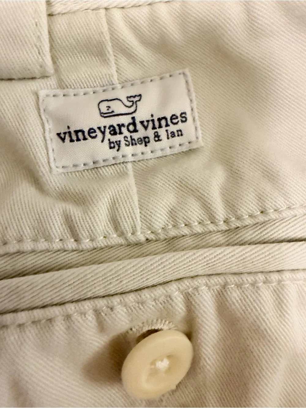 Vineyard Vines Men's Light Cream Flat-Front Chino Shorts